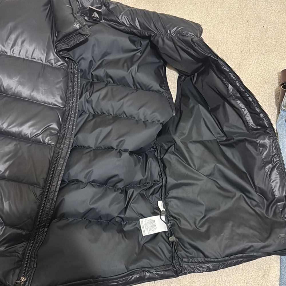Black Puffer Vest - Picture 6 of 8